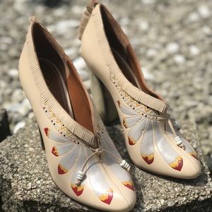 Tory Burch Yuma Heels Size 8